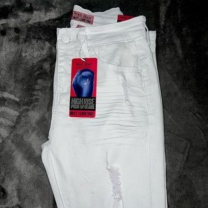 White ripped skinny jeans<3